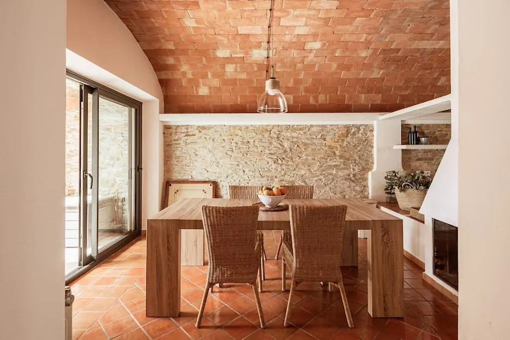 Village House With Pool In The Center Of Begur