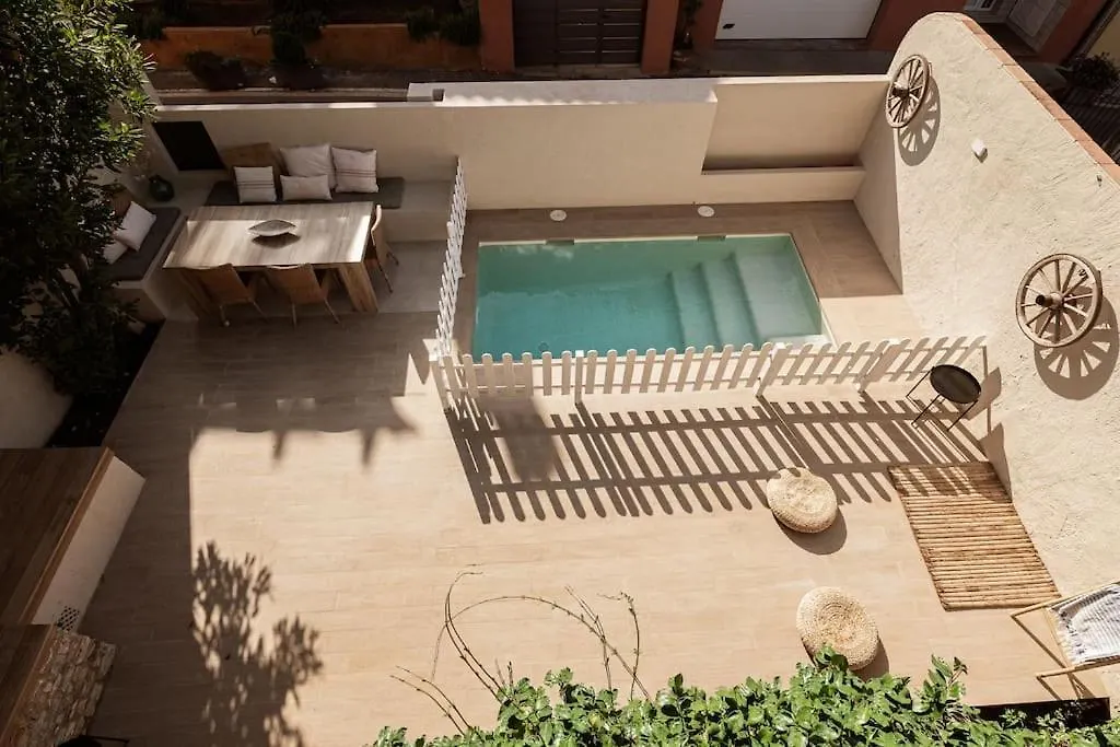 Village House With Pool In The Center Of Begur Spain